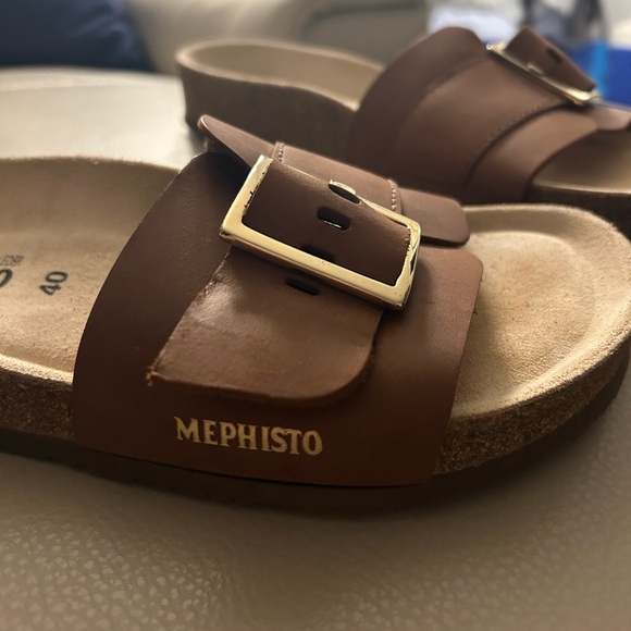 Chestnut Mephisto Mabel slides. Euro size 40. - Picture 4 of 5